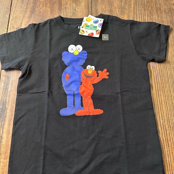 Kaws Sesame Street Black Kids T-Shirt - Picture 1 of 2